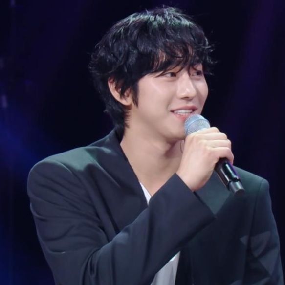 Recent activity shot of Ahn Hyoseop