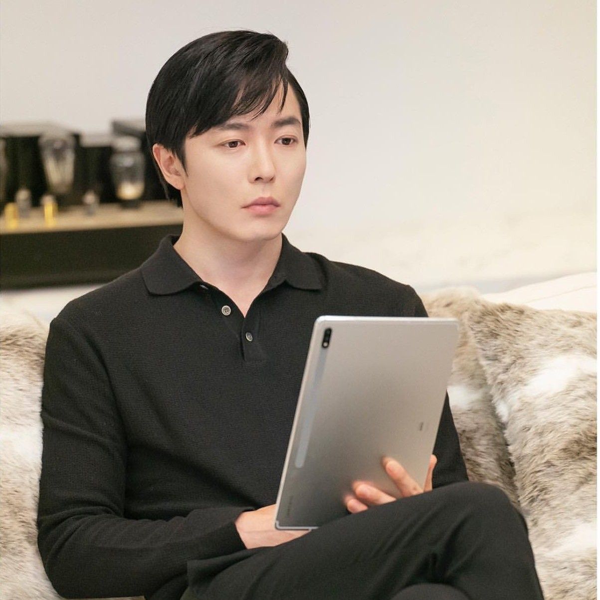 Behind-the-scenes cut of Kim Jaewook