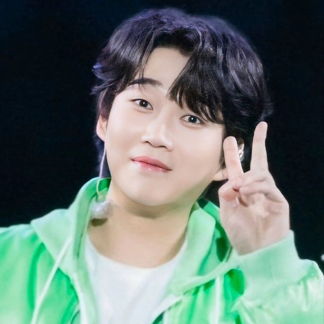 Recent activity shot of Hwang Youngwoong