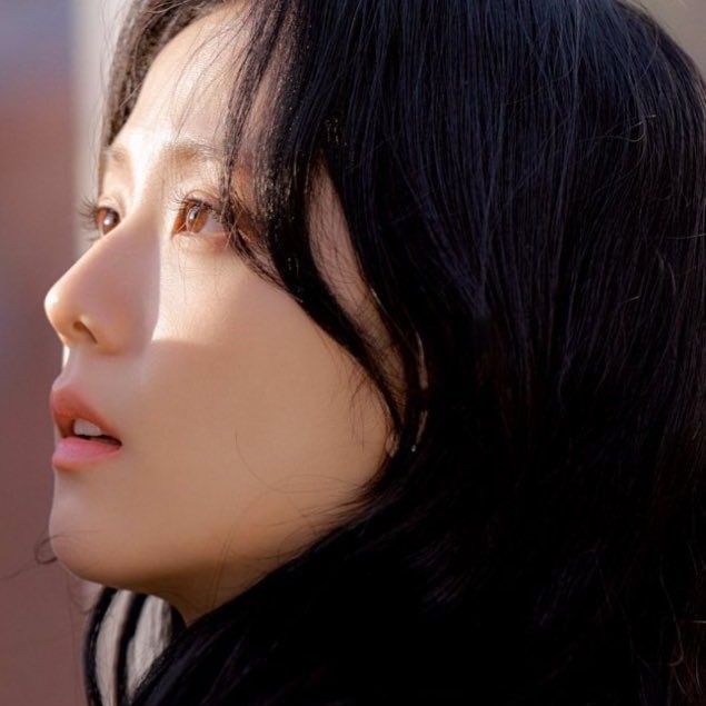 Behind-the-scenes cut of Jisoo (1995)