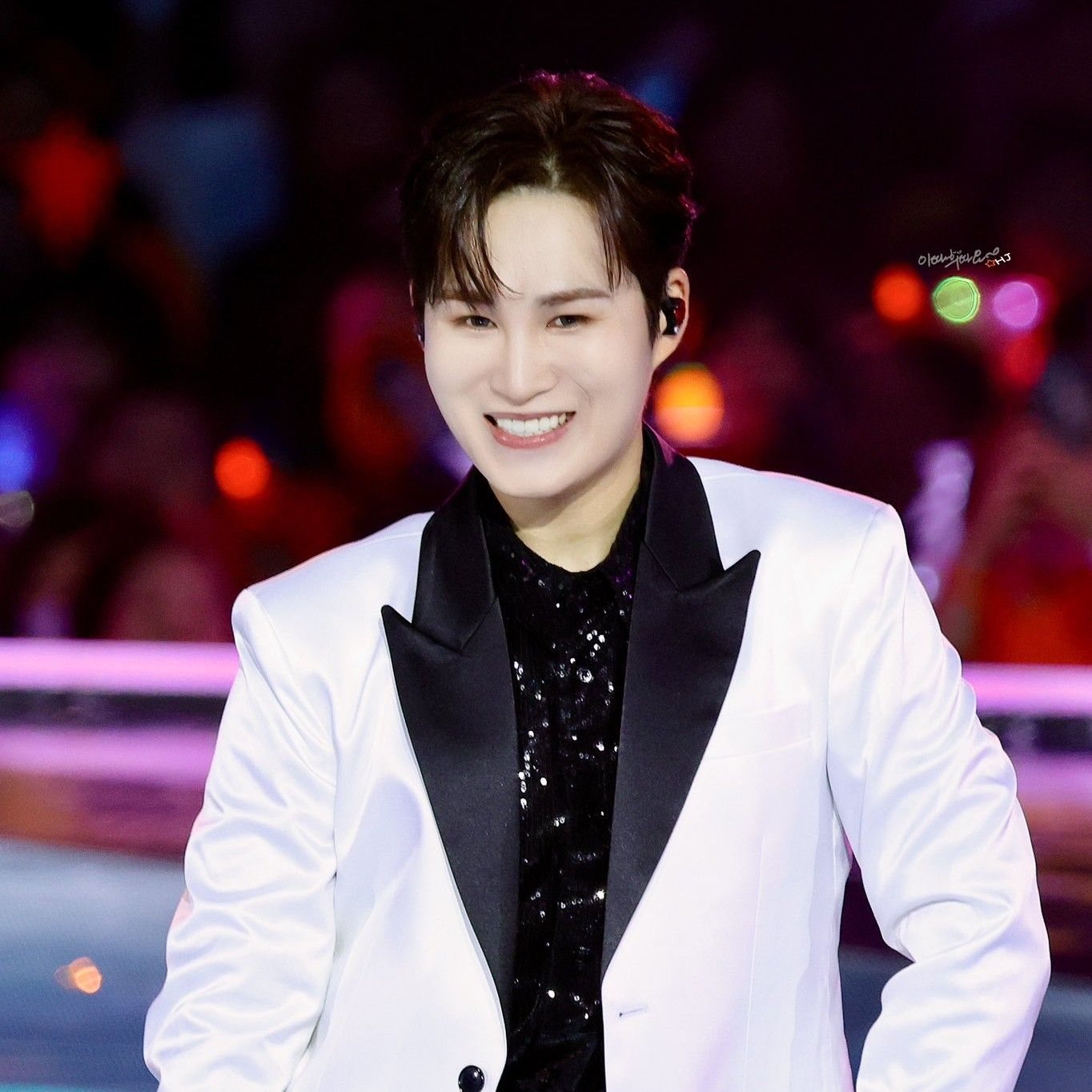 김희재의 비하인드 컷