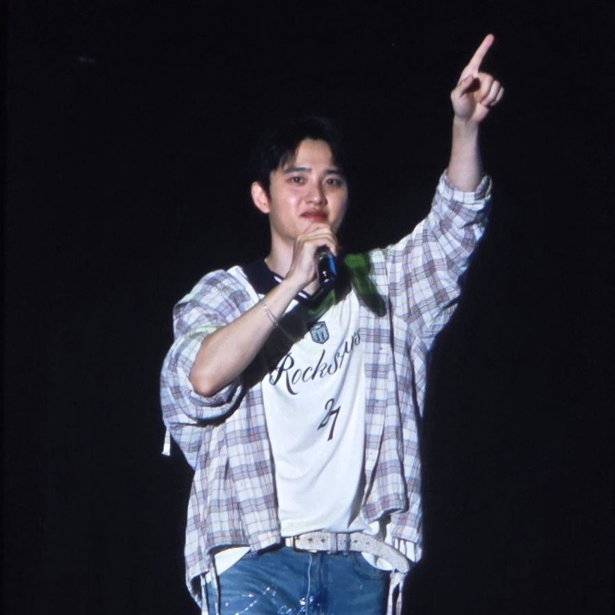 Behind-the-scenes cut of Doh Kyungsoo (D.O.)