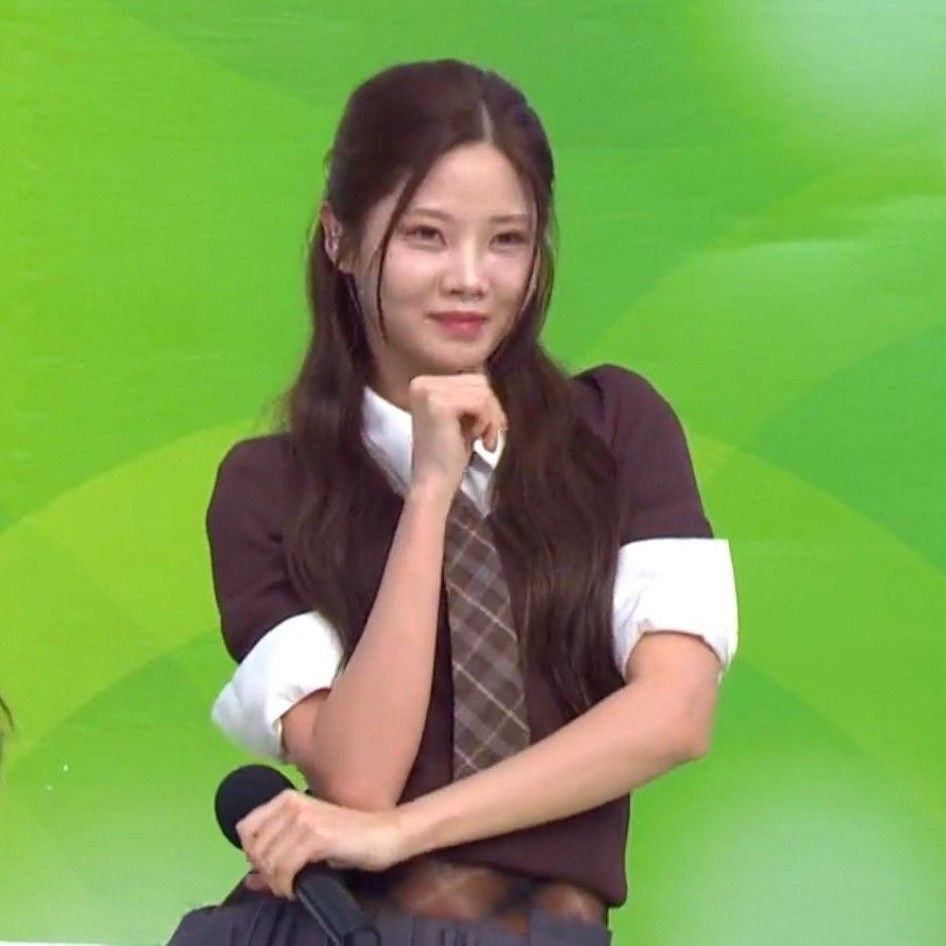 Behind-the-scenes cut of Bae Ahyeon