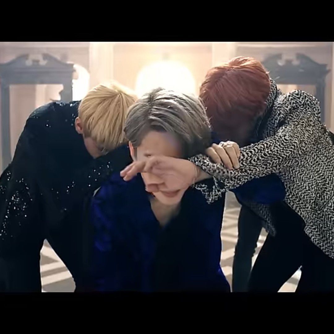 Behind-the-scenes cut of Ha Jimin
