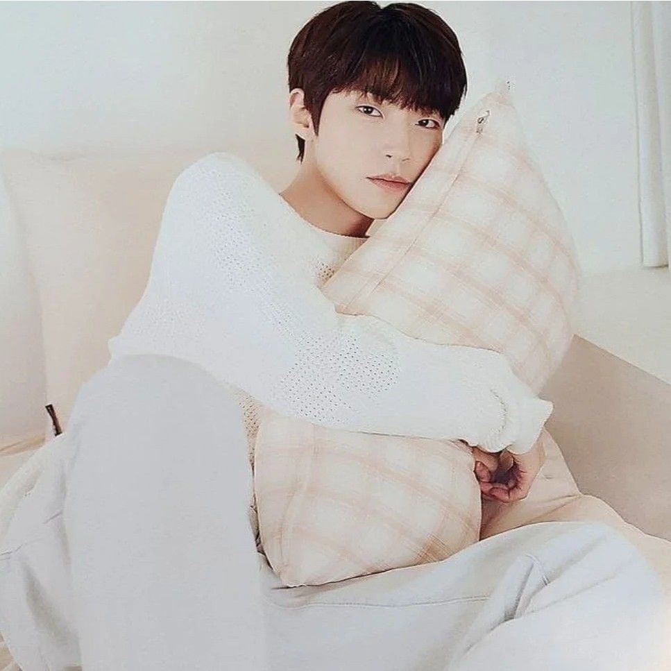Recent activity shot of Hwang Inyoup