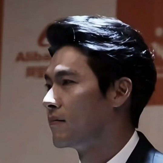 Foto kegiatan terbaru dari Hyun Bin