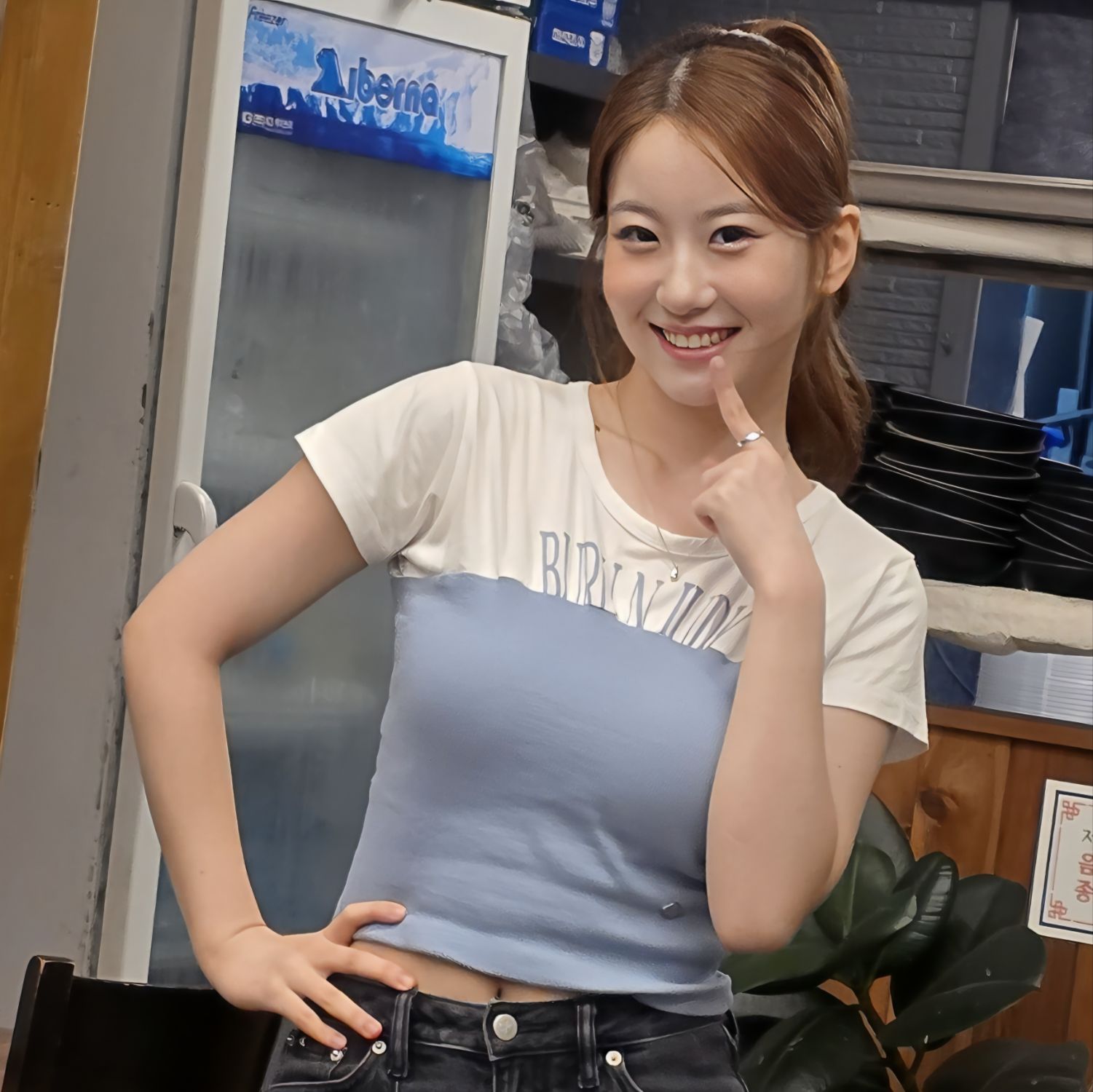 A moment captured by a fan of Oh Yujin