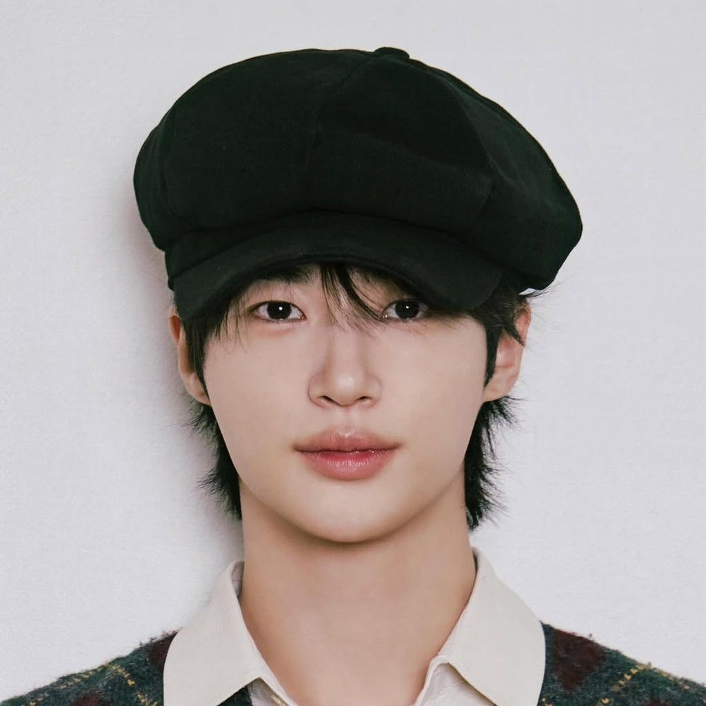 Behind-the-scenes cut of Byeon Wooseok