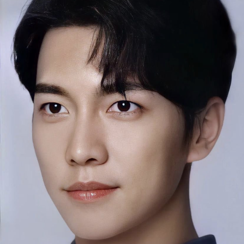Foto terbaru dari Lee Seunggi