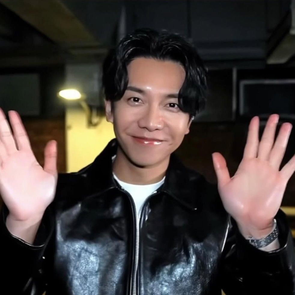 イ・スンギの最近の活動ショット