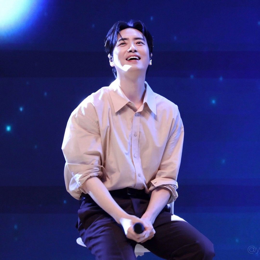 A moment captured by a fan of Lee Joonhyuk