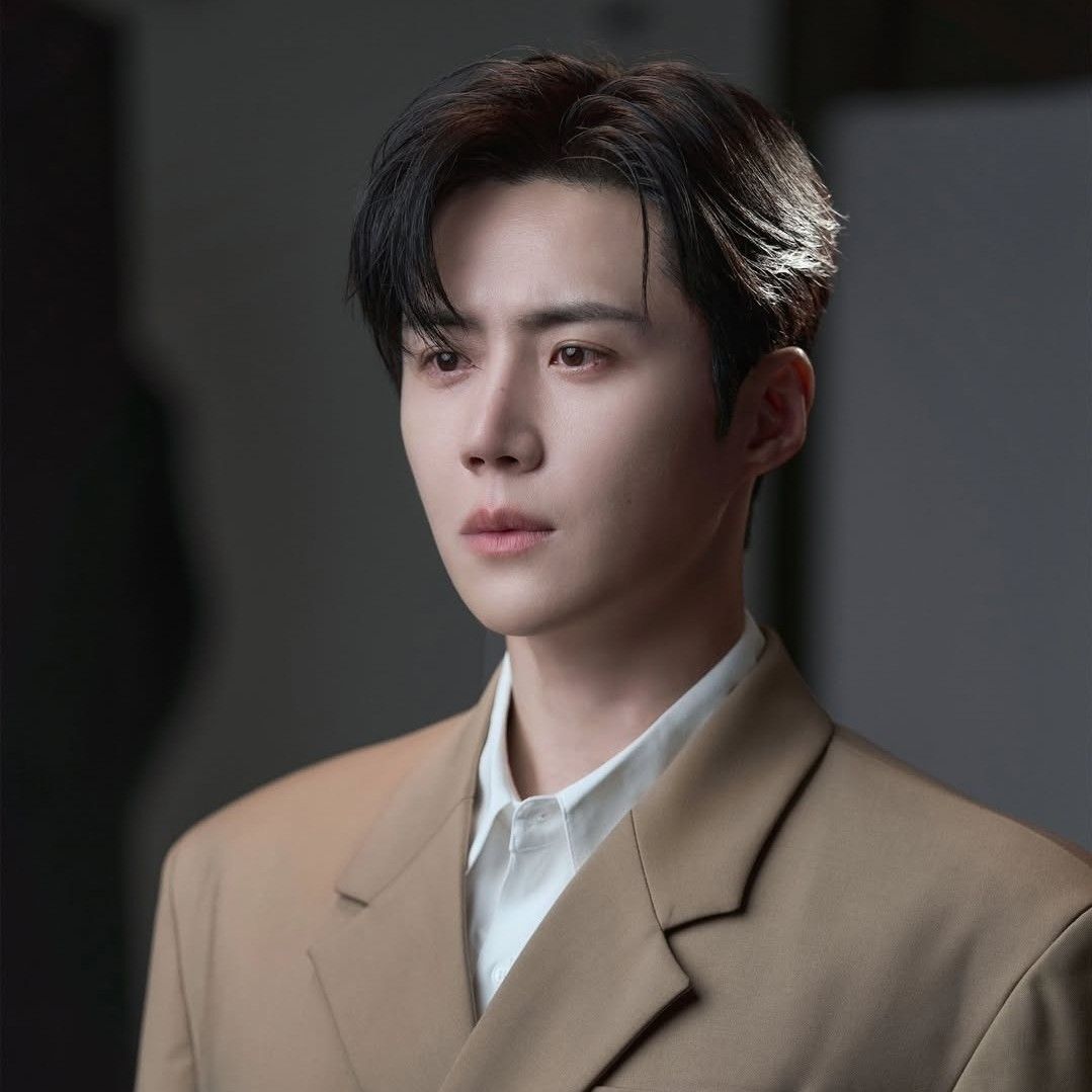 Behind-the-scenes cut of Kim Seonho