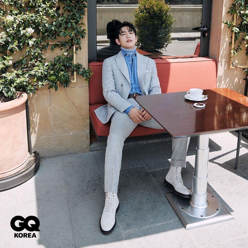 Recent activity shot of Park Jinyoung