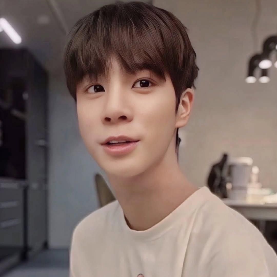 Latest photo of Jeong Dongwon
