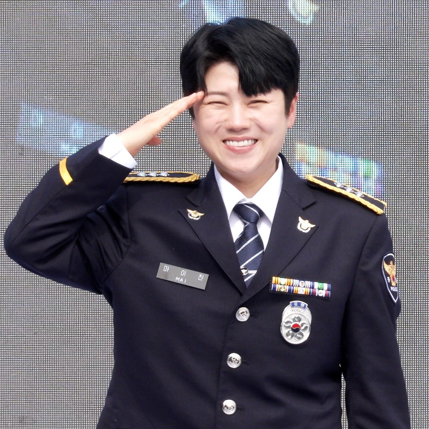 Behind-the-scenes cut of Ma Ijin