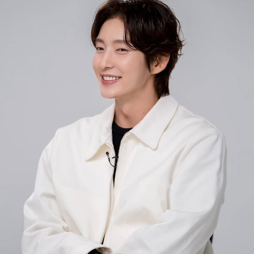 Latest photo of Lee Joongi