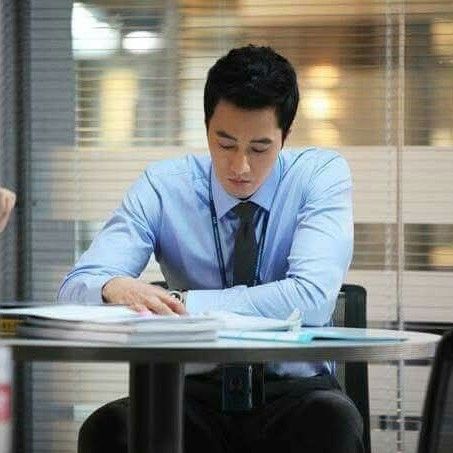 Behind-the-scenes cut of So Jisub