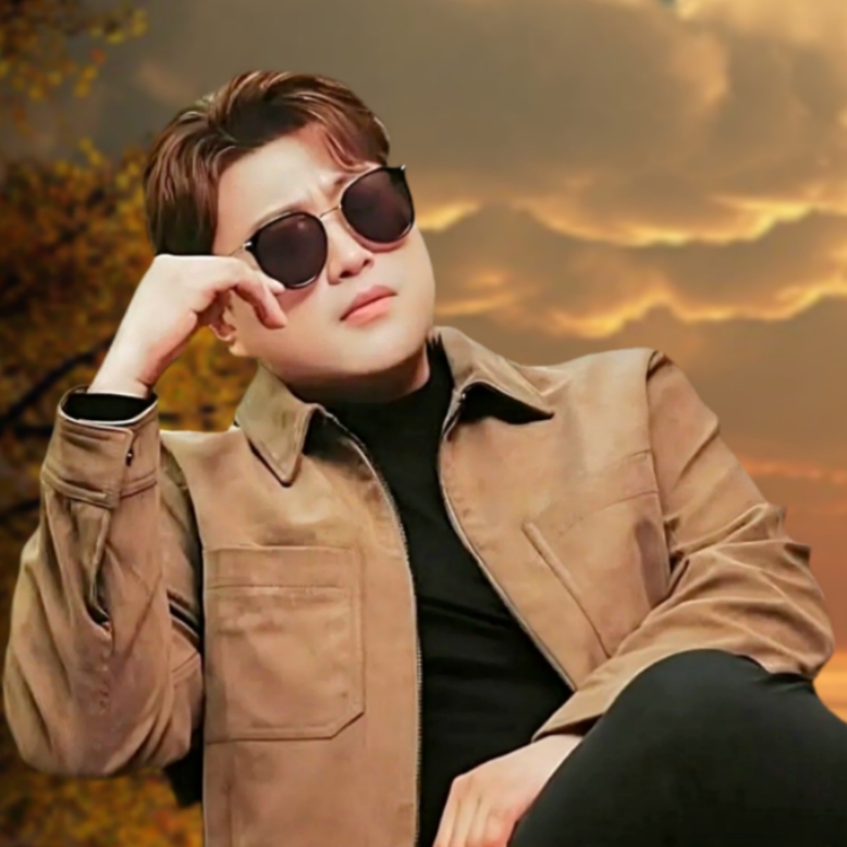 粉丝拍下的金浩中瞬间