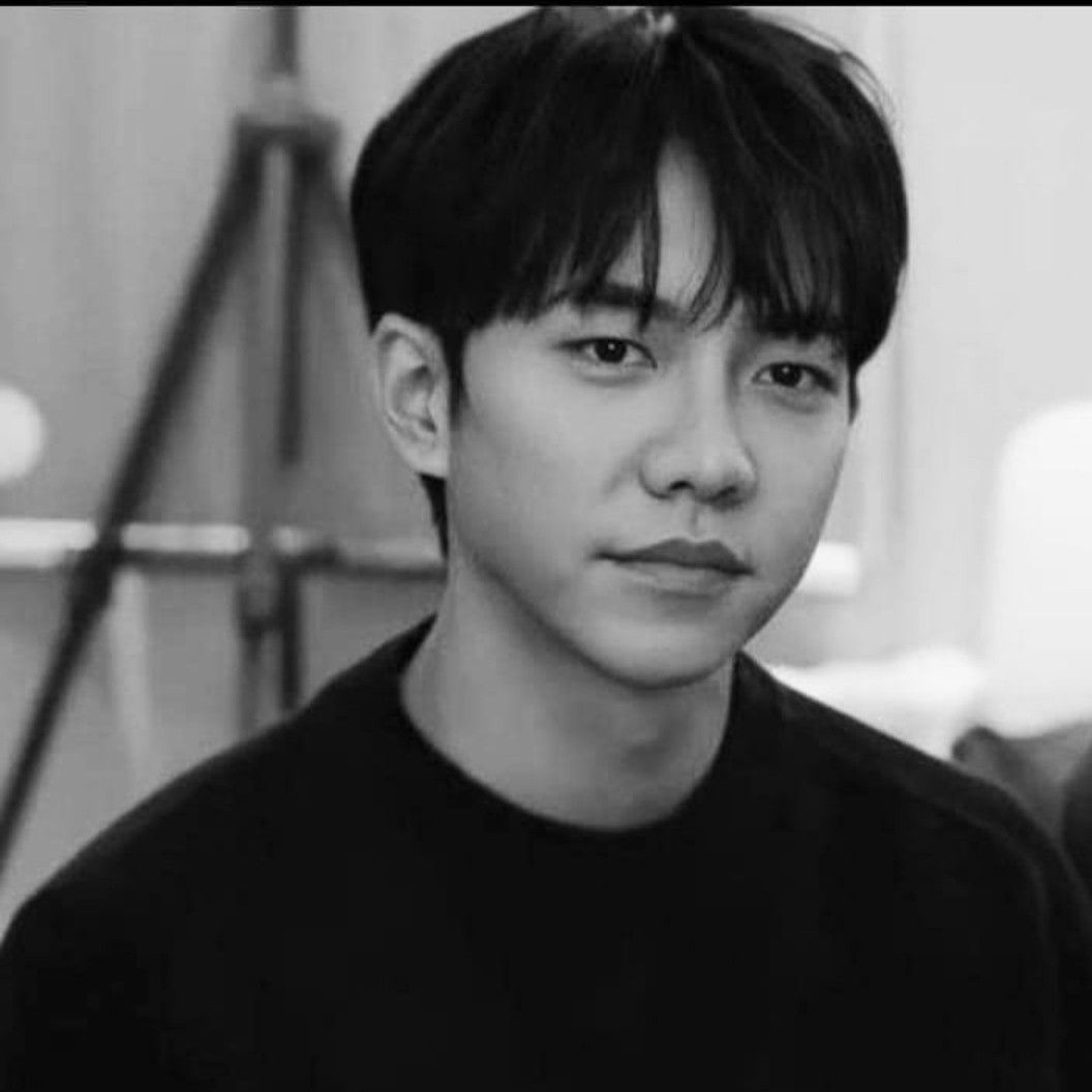 Behind-the-scenes cut of Lee Seunggi