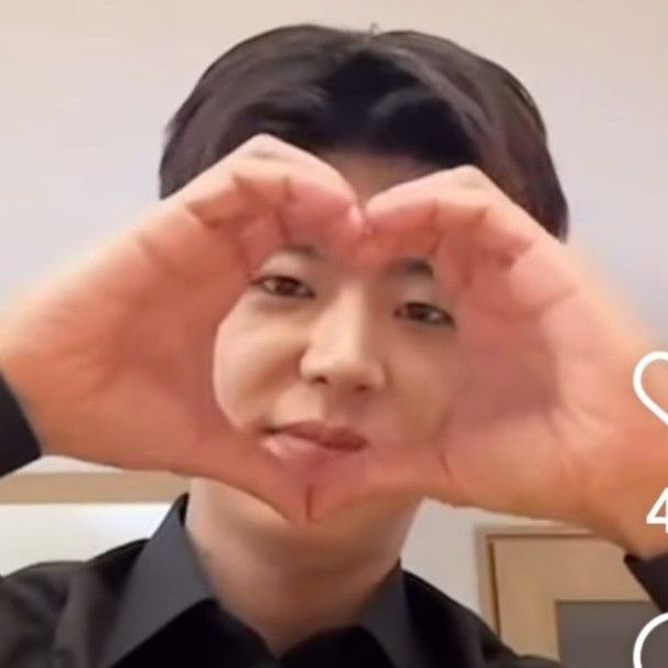 粉絲拍下的朴志賢瞬間