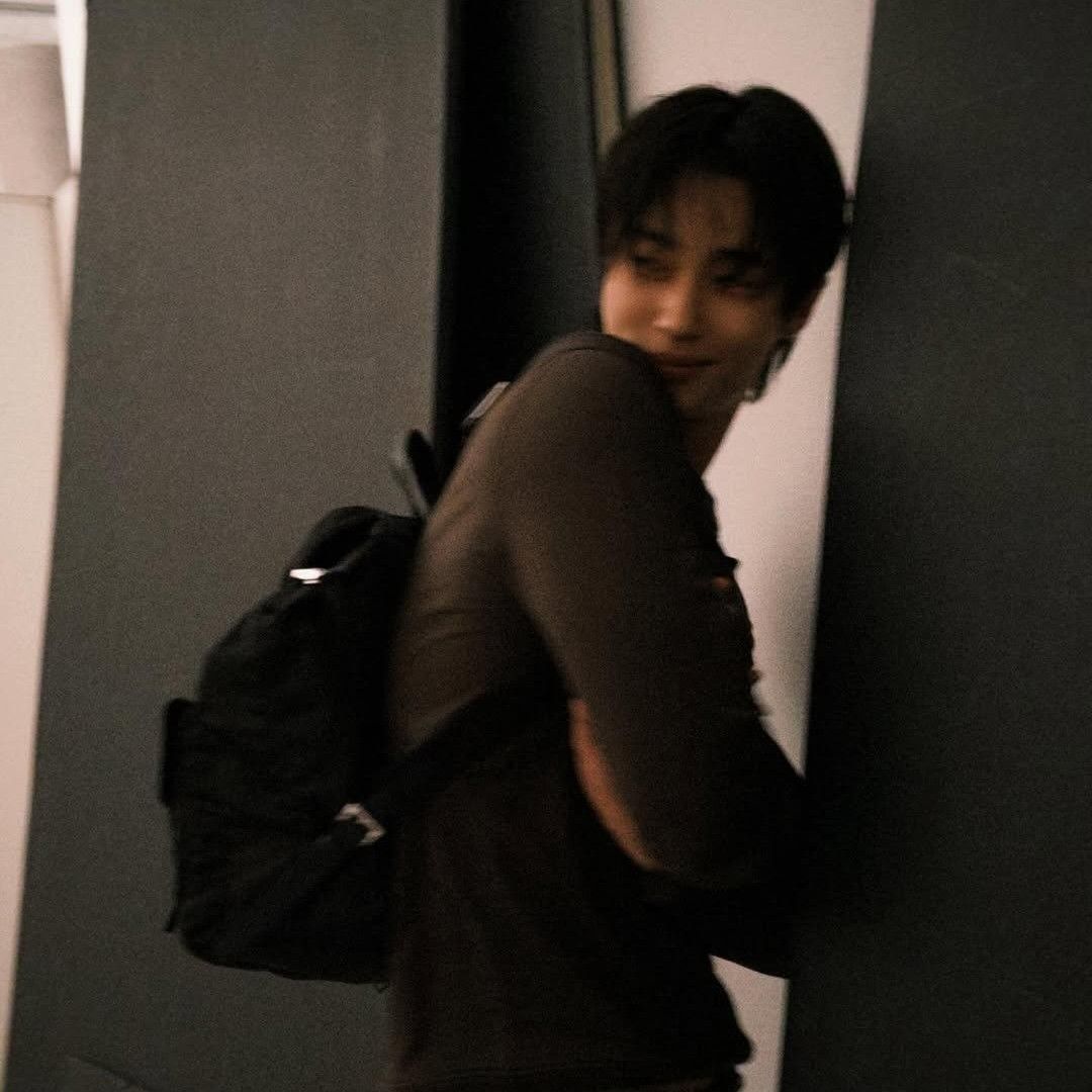 Behind-the-scenes cut of Byeon Wooseok