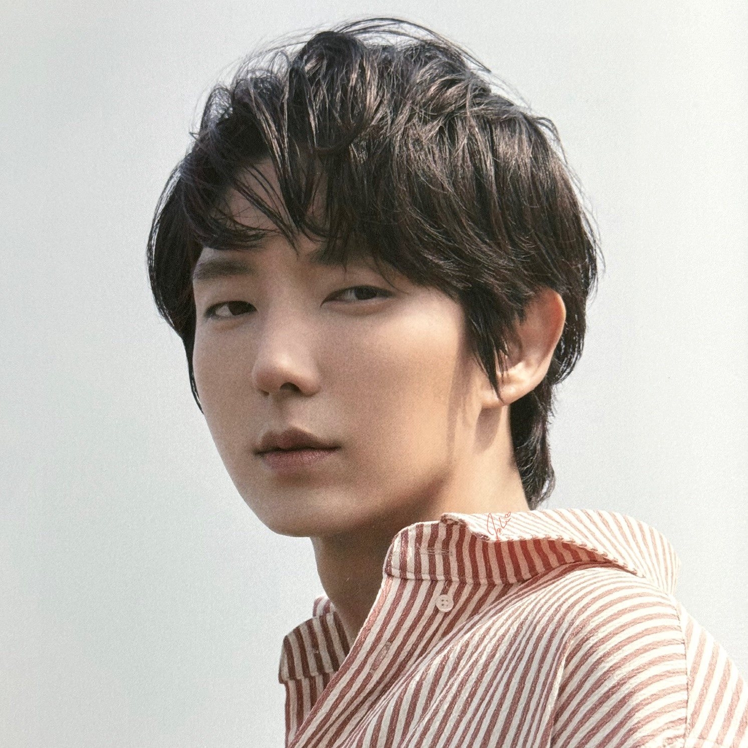 Behind-the-scenes cut of Lee Joongi
