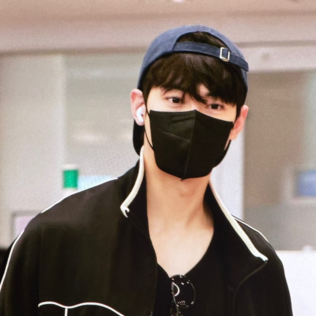 Recent activity shot of Cha Eunwoo