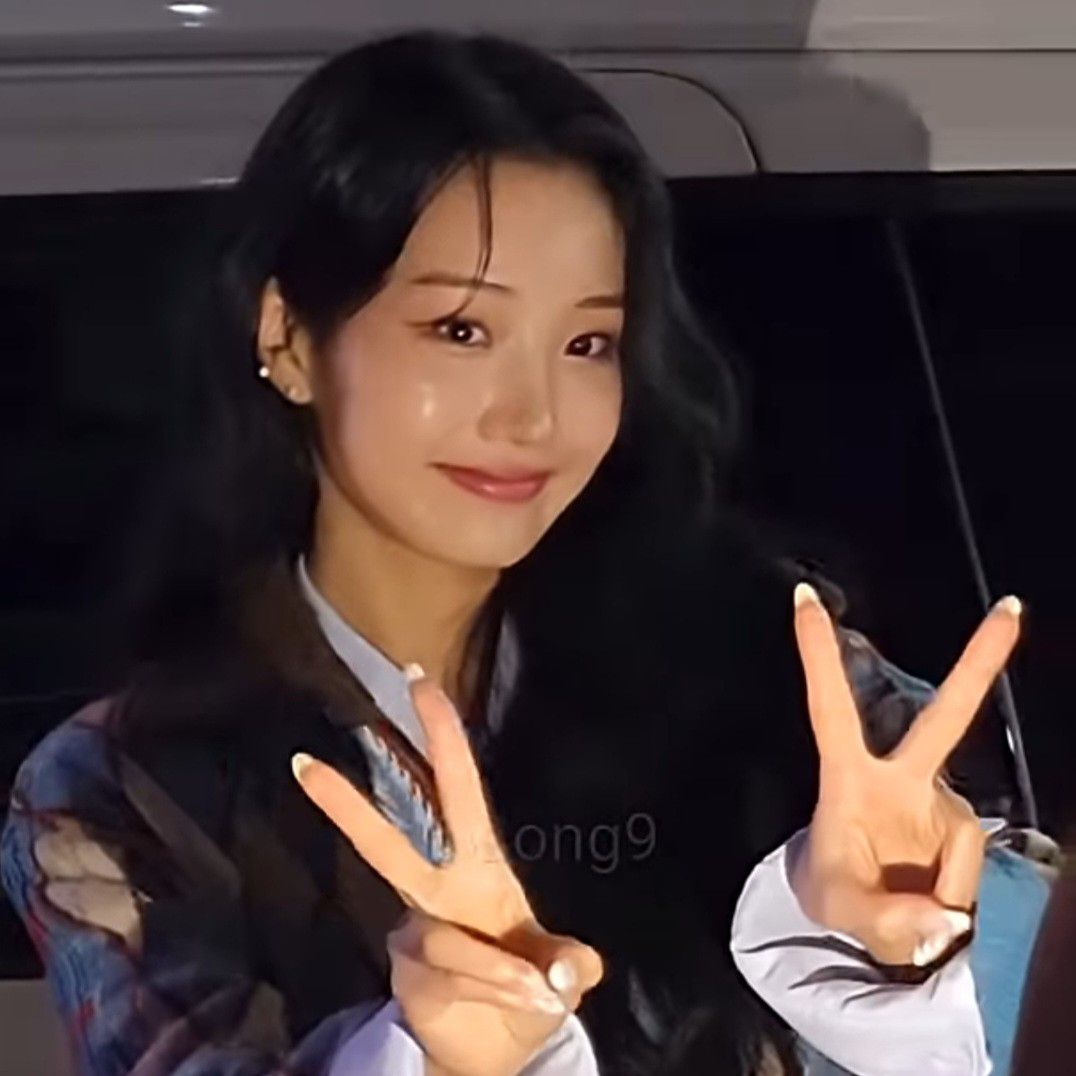 Behind-the-scenes cut of Kim Soyeon (2004)