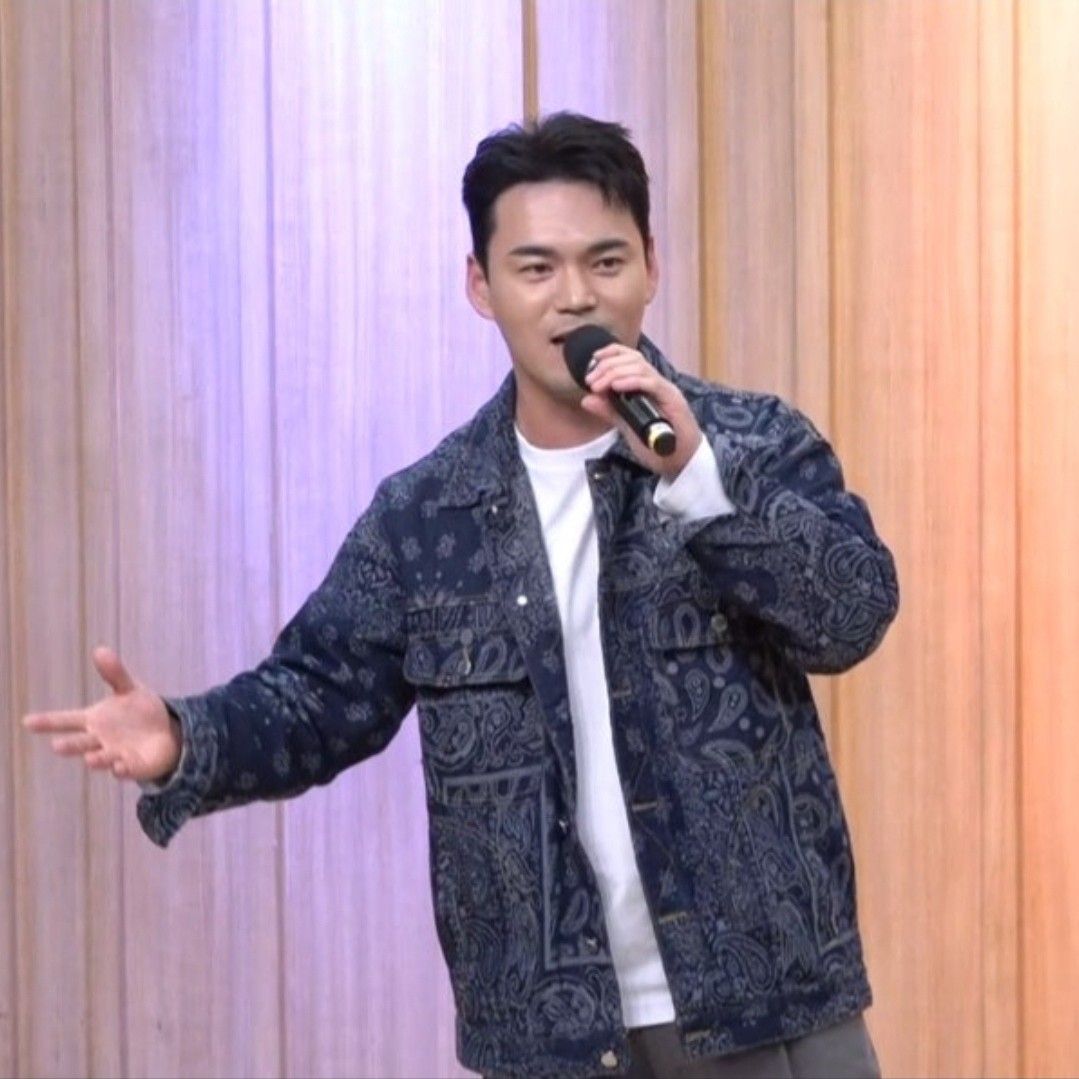 A moment captured by a fan of Lee Jung