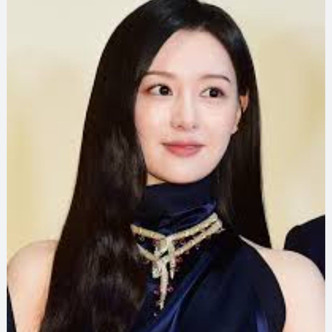 김지원의 비하인드 컷