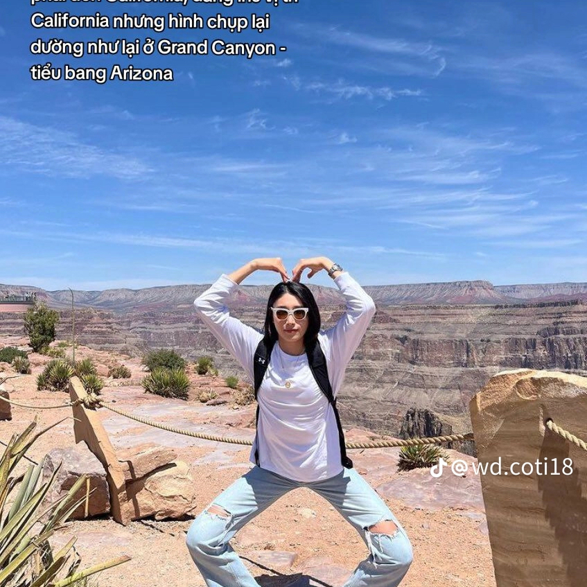 A moment captured by a fan of Kim Yeonkoung