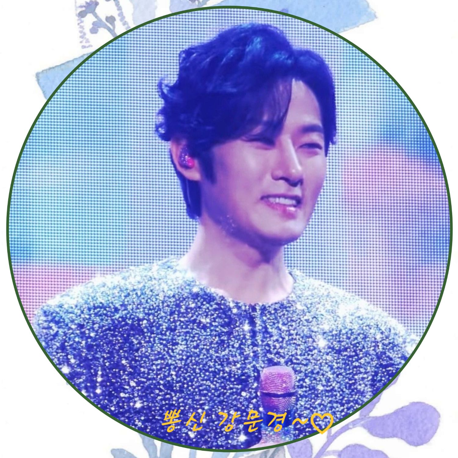 A moment captured by a fan of Kang Moonkyung