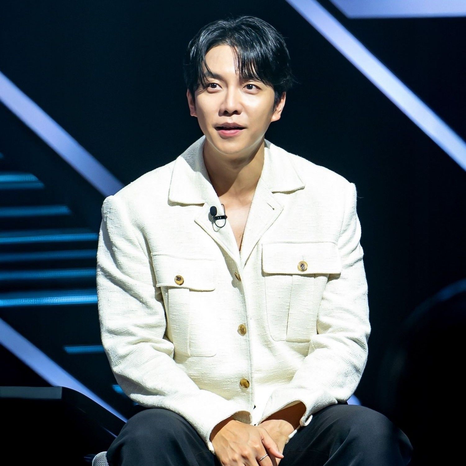 Momen yang diabadikan oleh penggemar Lee Seunggi