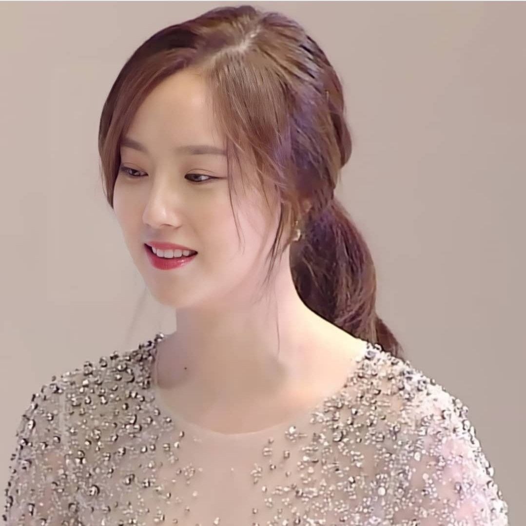 Behind-the-scenes cut of Moon Chaewon