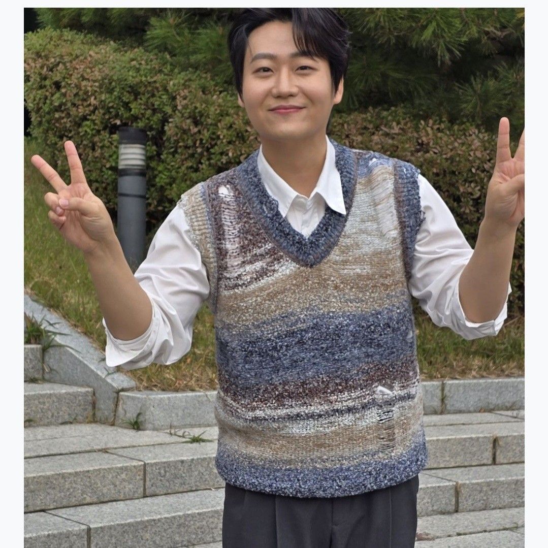 Behind-the-scenes cut of Min Soohyun