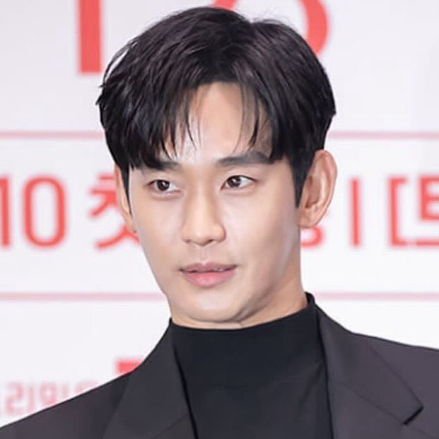 金秀賢的最新照片