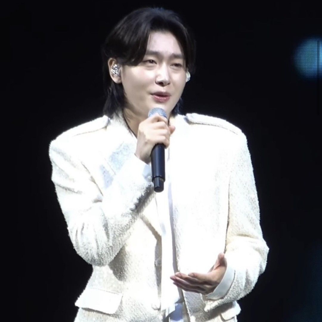 Currently spotlighted celeb post