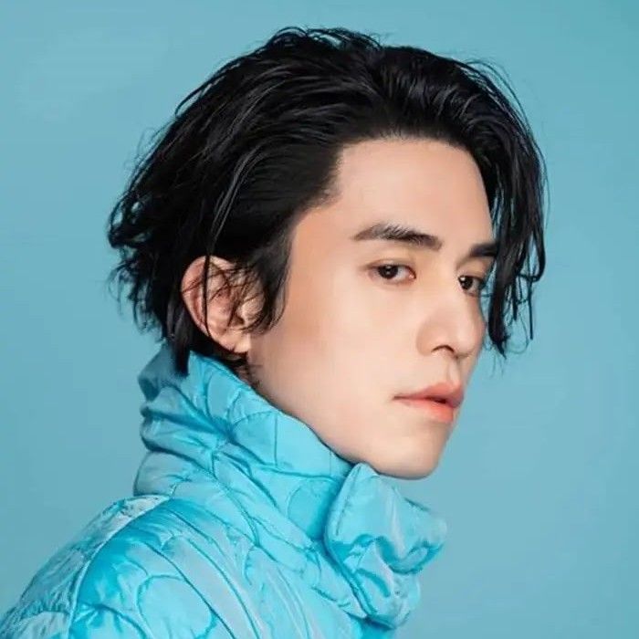 Foto terbaru dari Lee Dongwook