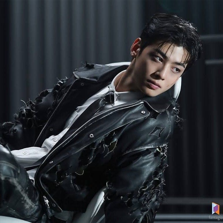 Foto kegiatan terbaru dari Cha Eunwoo