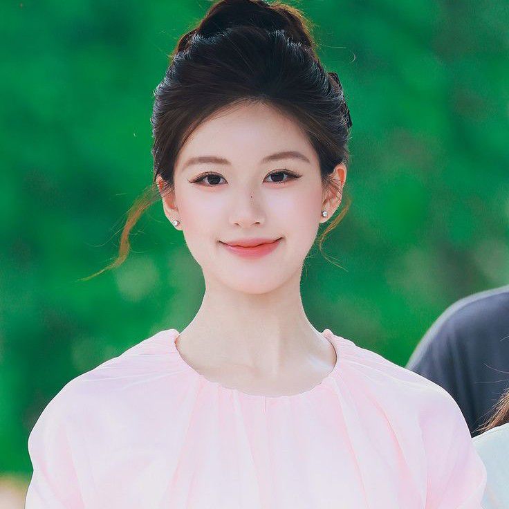 Latest photo of Zhao Lusi
