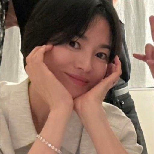 ソン・ヘギョの最近の活動ショット