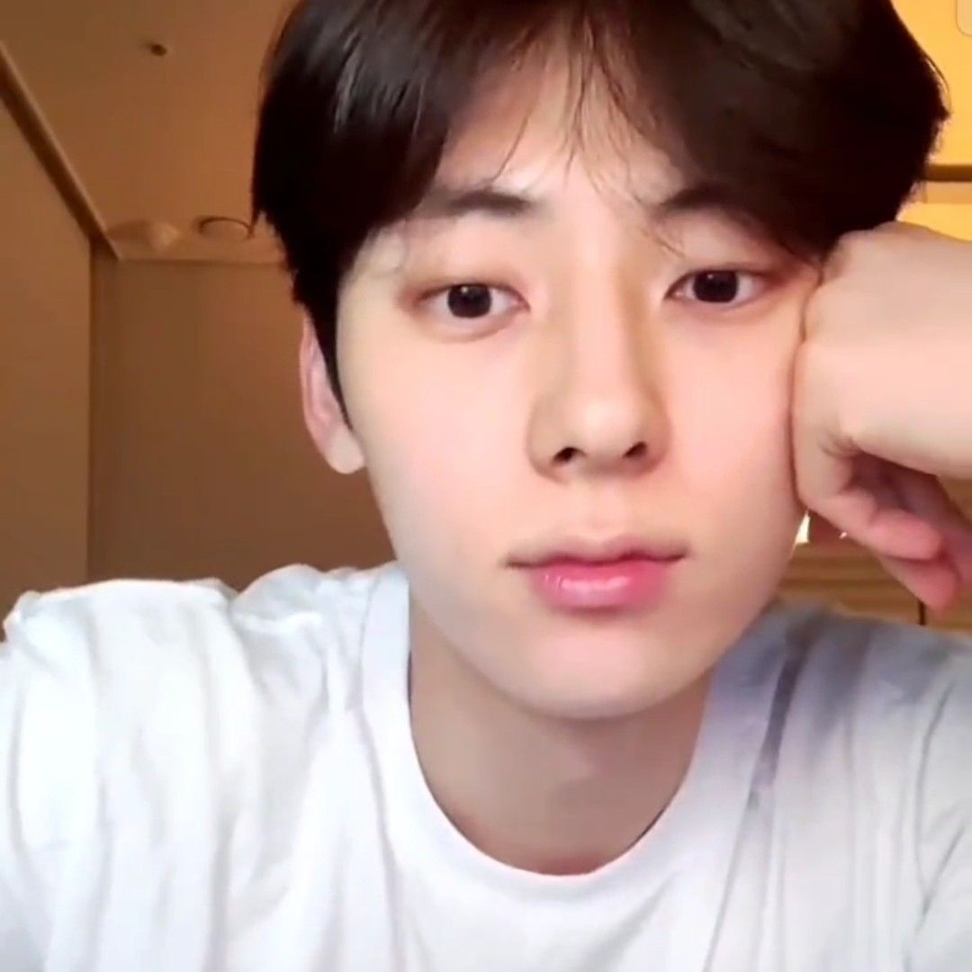 Latest photo of Hwang Minhyun