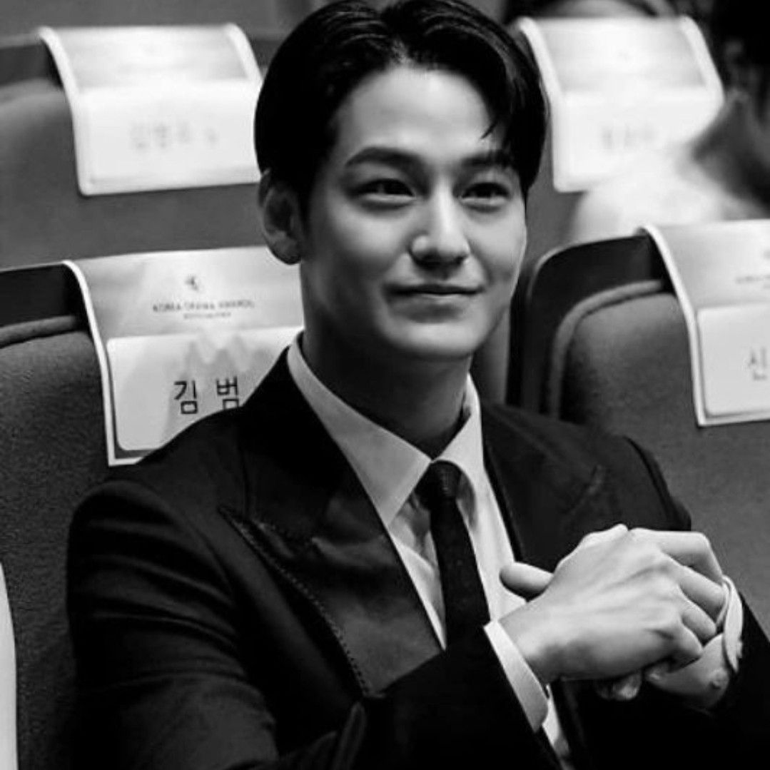 Momen yang diabadikan oleh penggemar Kim Bum