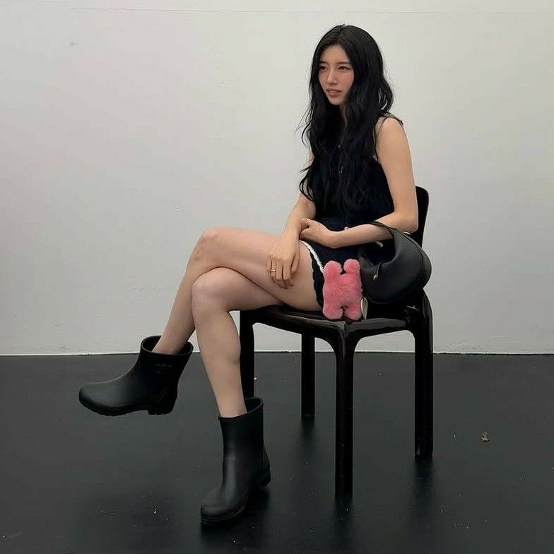 Behind-the-scenes cut of Bae Suzy