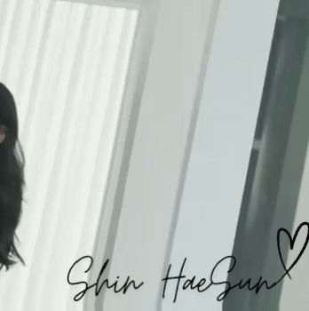 A moment captured by a fan of Shin Haesun