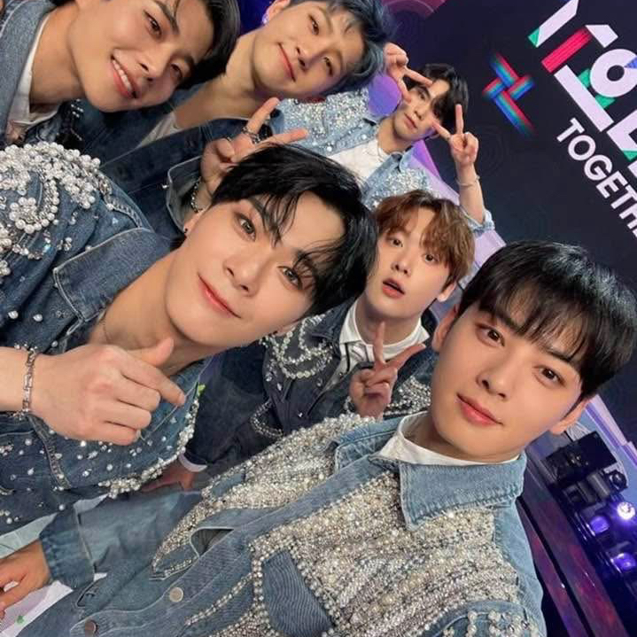 Foto terbaru dari Cha Eunwoo