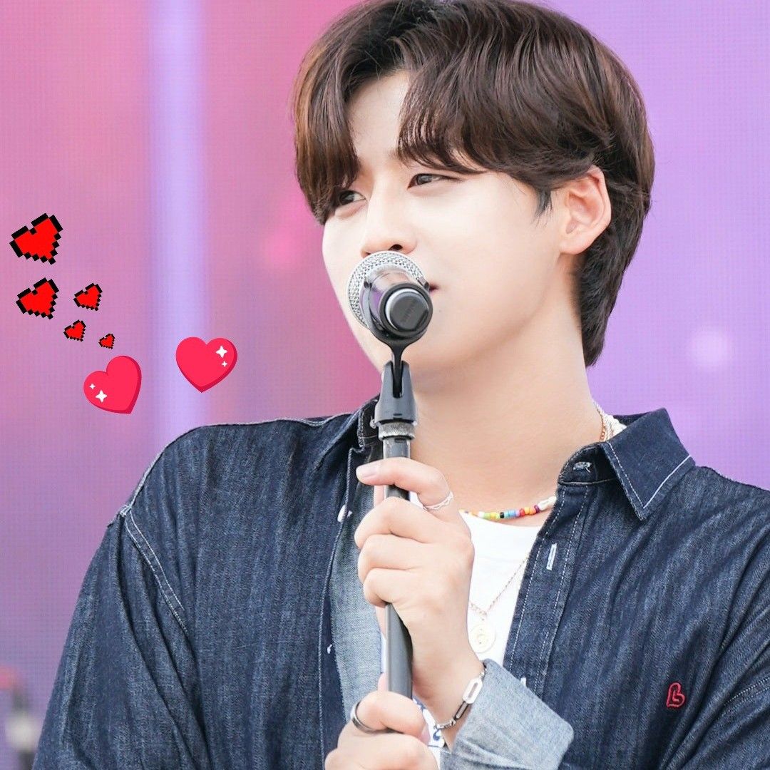 A moment captured by a fan of Lee Solomon