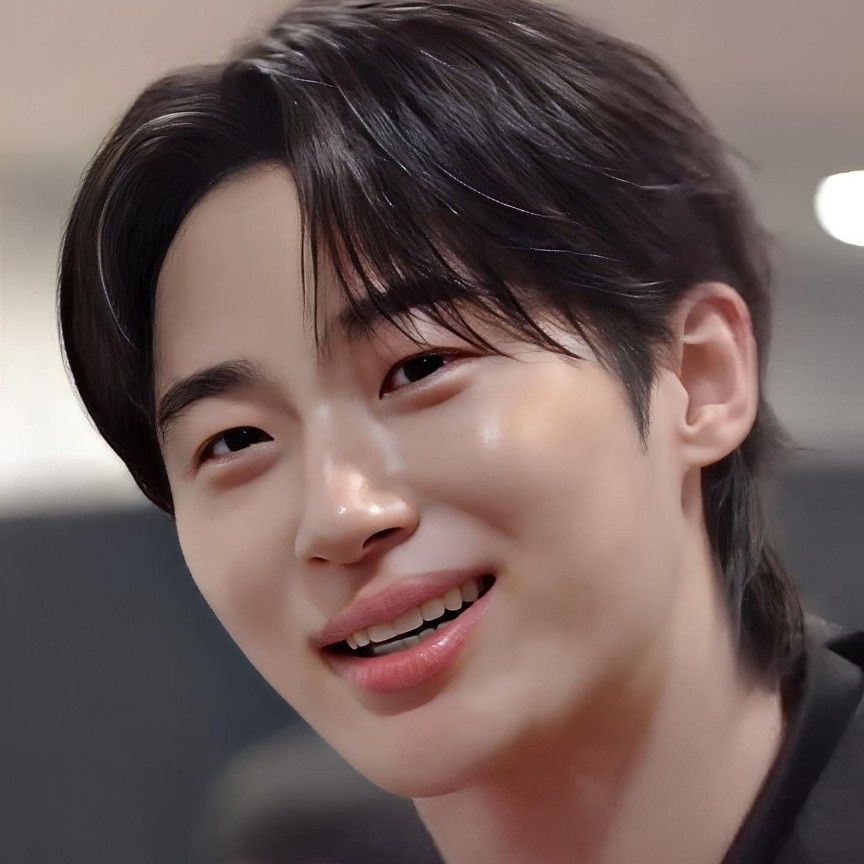 Latest photo of Byeon Wooseok