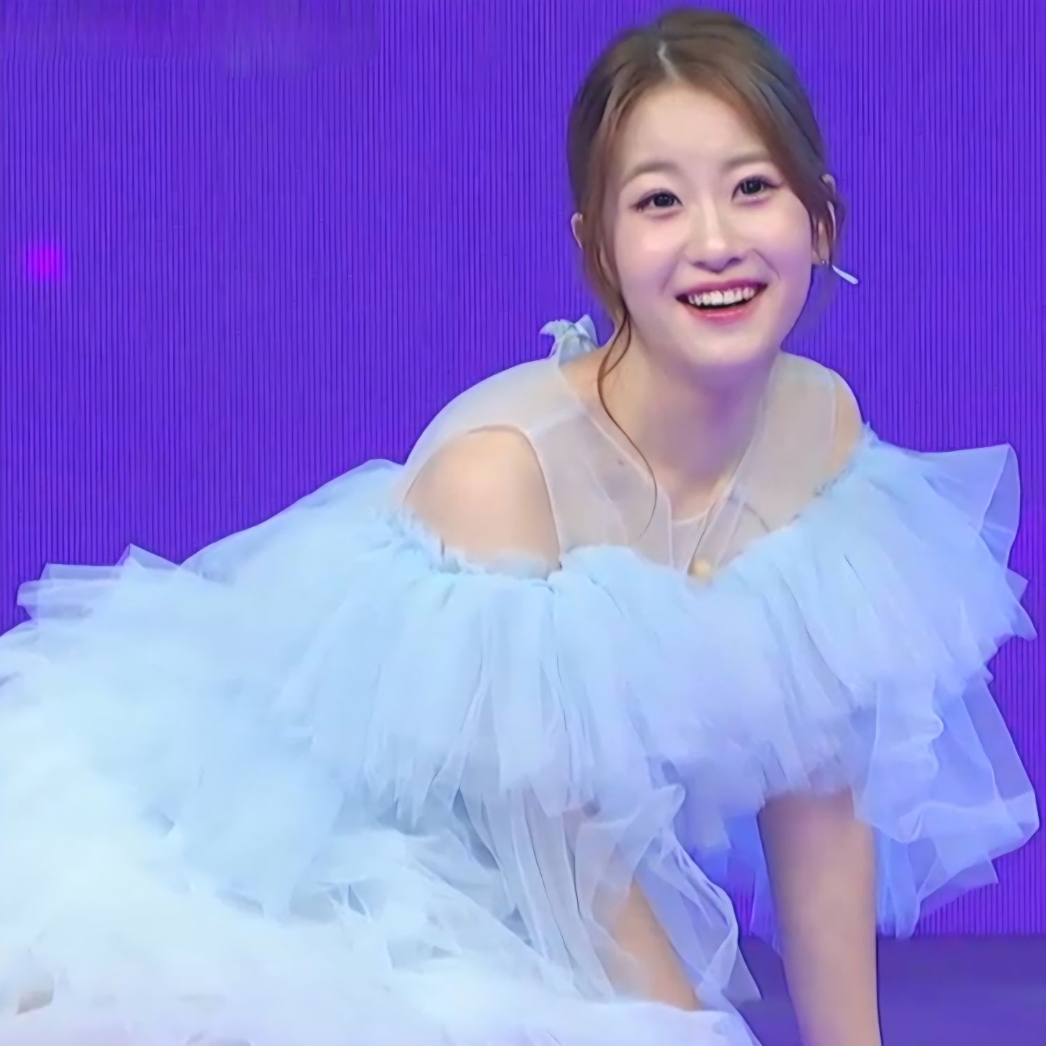 Behind-the-scenes cut of Oh Yujin