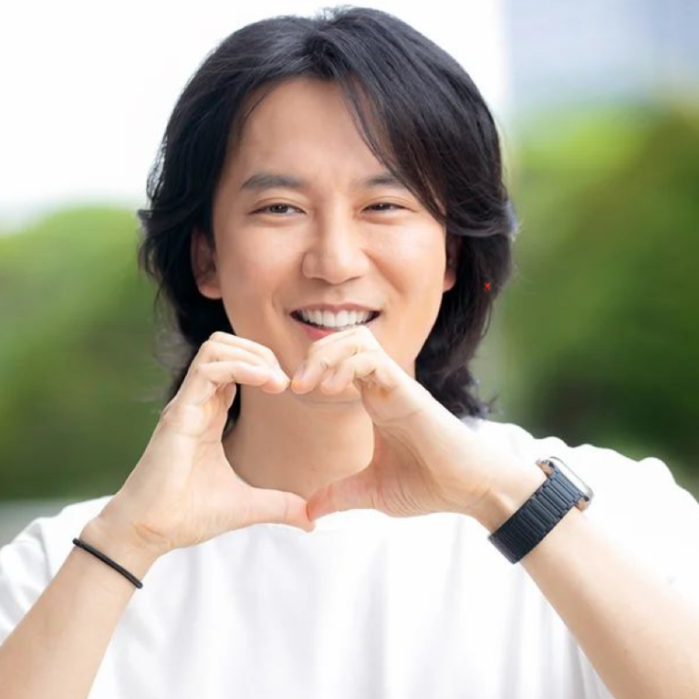 Recent activity shot of Kim Namgil